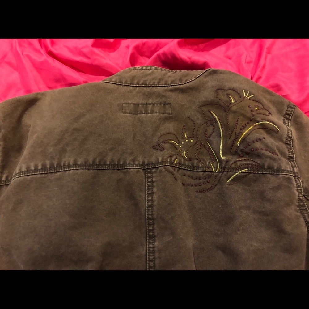 Blazer - Picture 4 of 8